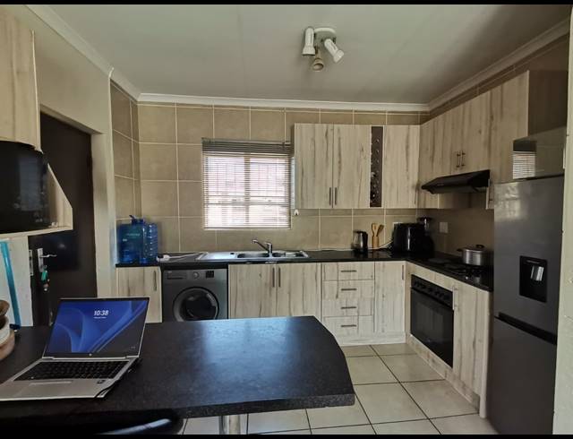 2 BEDROOM TOWNHOUSE FOR SALE IN ORMONDE